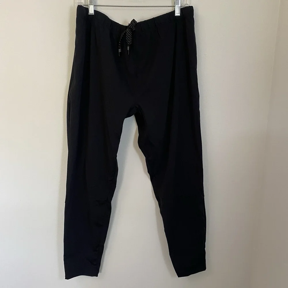 Fabletics The Takeover Pant Men's Size XL Black Joggers Workout Athletic Gym - Picture 2 of 8